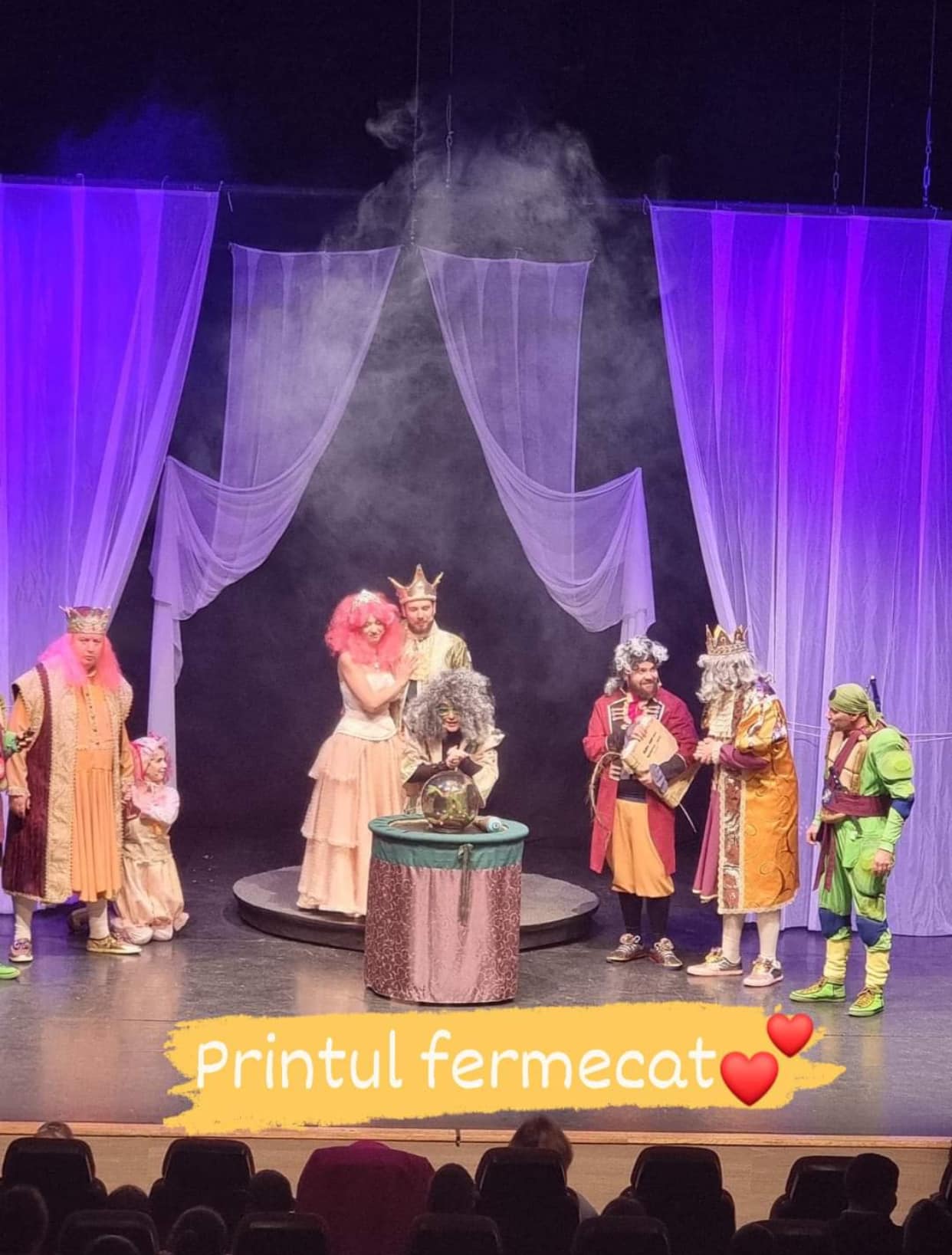 Spectacol cu personaje de basm